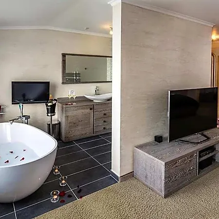 Отель Wellness V Nebi 5*